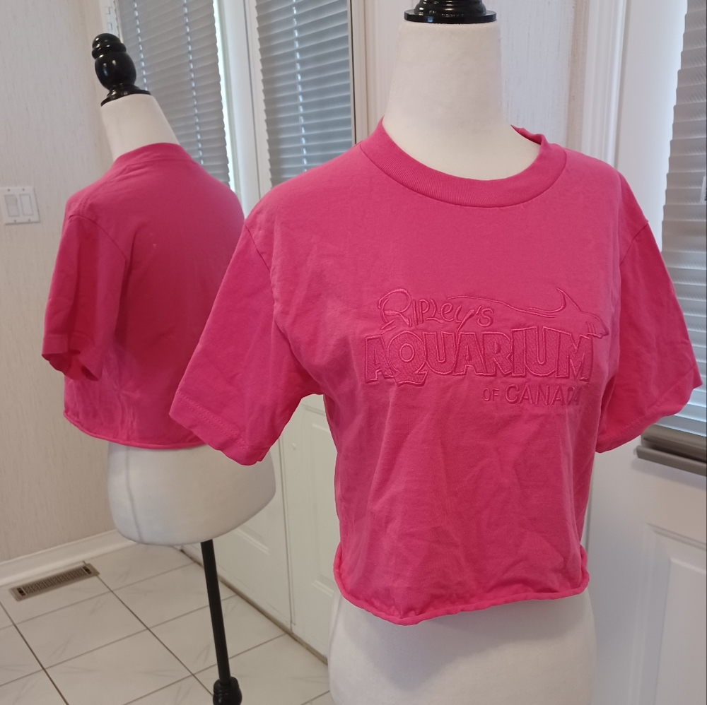 $4 Add-on Pink Ripley's Aquarium Tee - Size Small